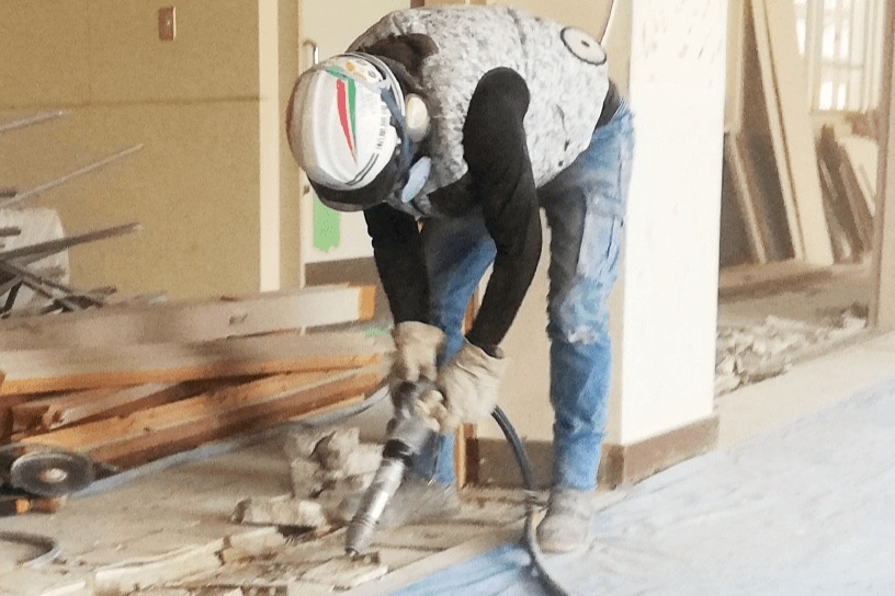 一戸建ての解体現場_R